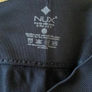NUX size small black capri yoga pants